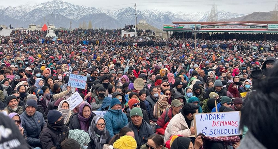 protesters gathering to demand 6th schedule for Ladakh